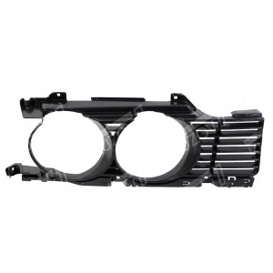 РЕШЕТКА РАДИАТОРА (ПРАВАЯ) - фото